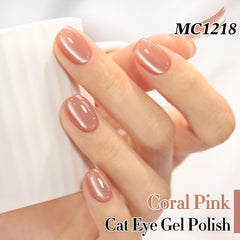 Double Rhythm gel cat-eye translúcido rosa, base compatible para estilos variados.
