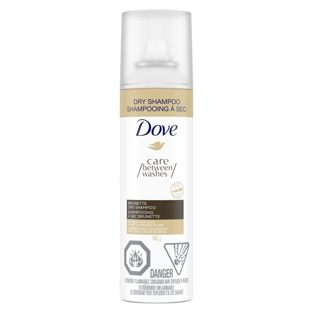 Dove Care Between Washes Dry Shampoo en botella, listo para uso rápido entre lavados.