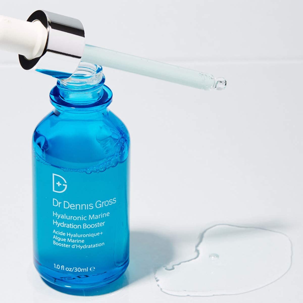 Dr Dennis Gross aplicación del serum con textura ligera diaria