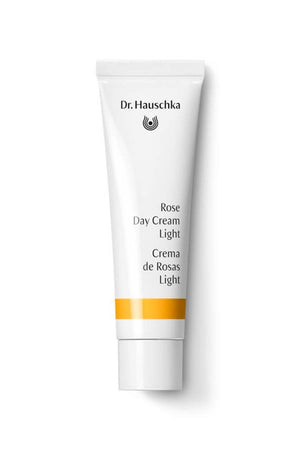 Dr. Hauschka Rose Day Cream Light en envase: hidratación suave para piel seca.