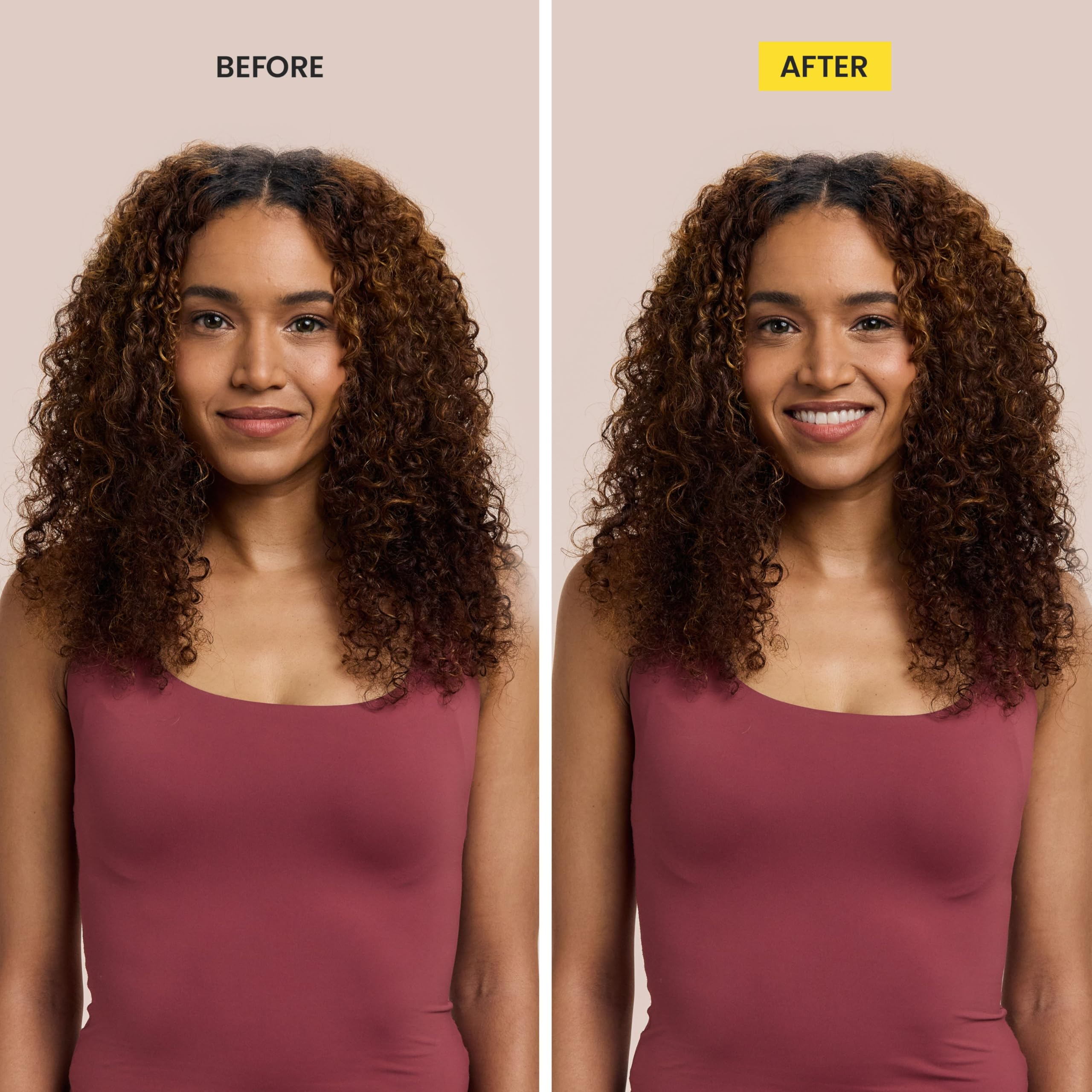 Espuma negra del champú purificador para limpieza profunda del cabello.