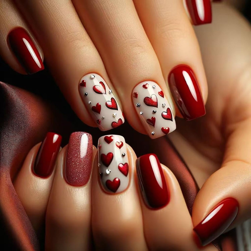 Uñas Dulyork con diseño corazón rojo y brillo para uso diario.