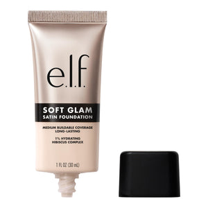 e.l.f. Soft Glam Foundation bote, acabado sedoso para piel suave durante todo el día.