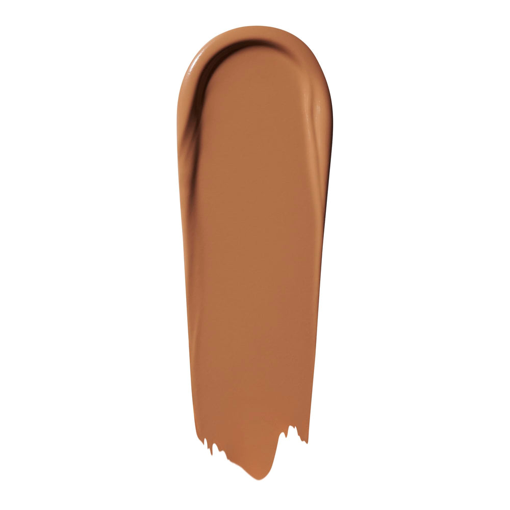 e.l.f. Soft Glam Foundation, empaque elegante, fácil de transportar para retoques durante el día.