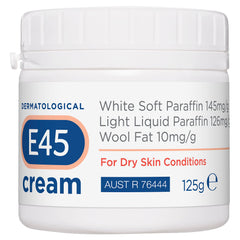E45 Crema Dermatológica 125 g, textura cremosa, hidratación rápida para piel seca.