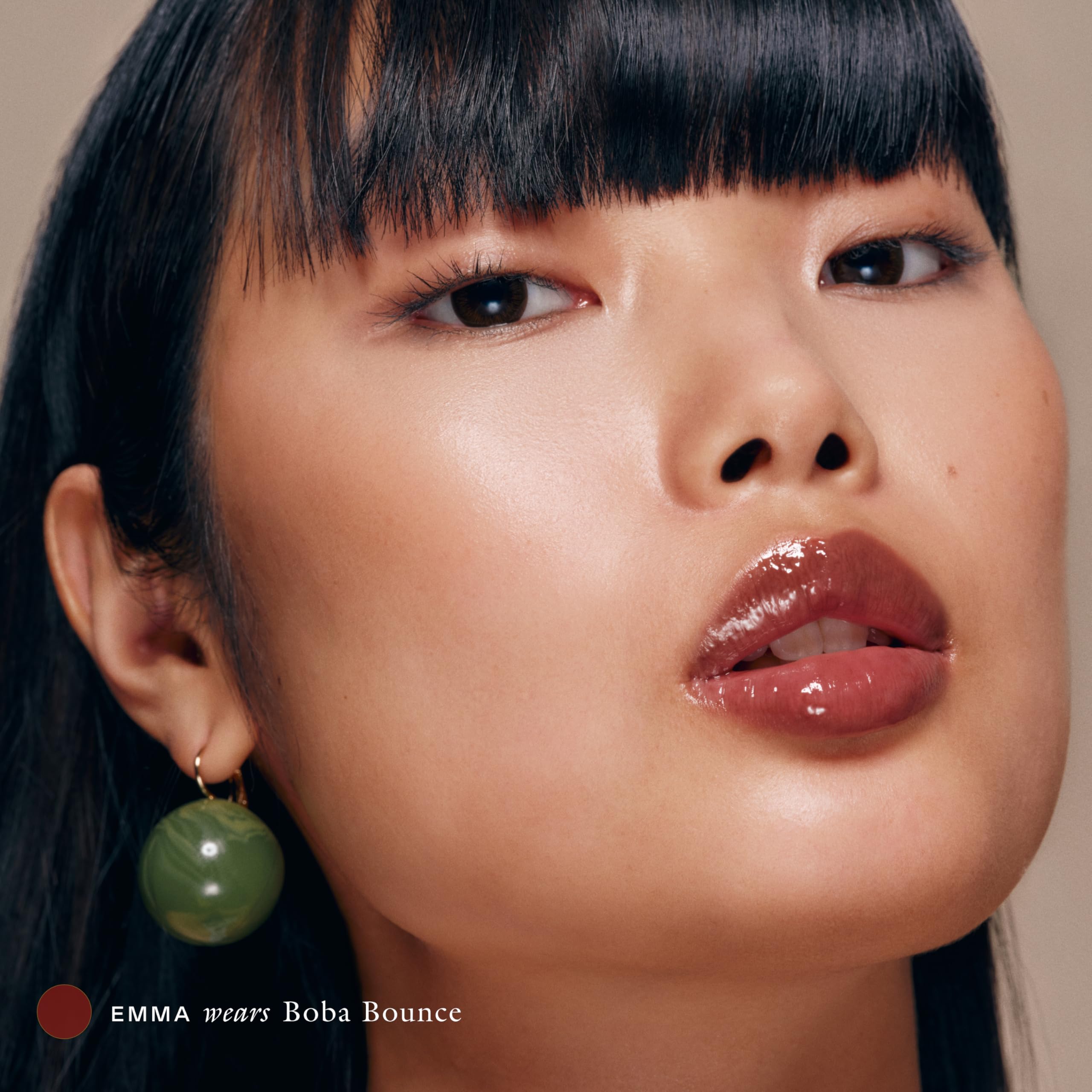 Tono Boba Bounce añade elegancia al maquillaje de labios