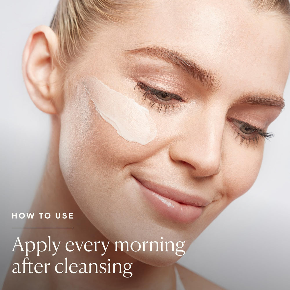 Textura ligera de crema ELEMIS se absorbe sin brillo.