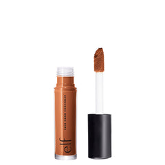 e.l.f. 16HR Camo Concealer en envase mate para acabado suave y duradero