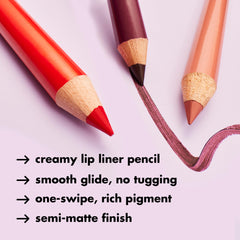Aplicación suave de delineador labial e.l.f. Cream Glide en labios