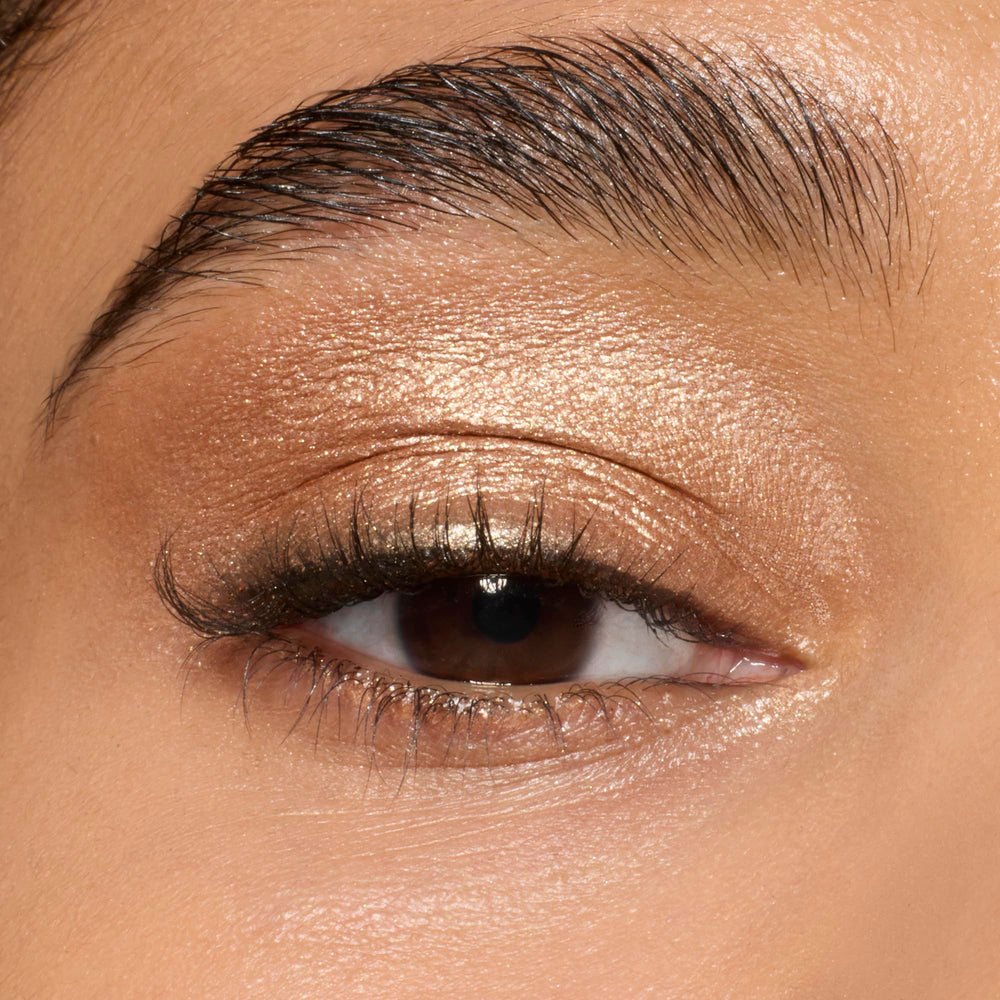 e.l.f. Fine as Fleck crea destellos luminosos duraderos en la mirada.