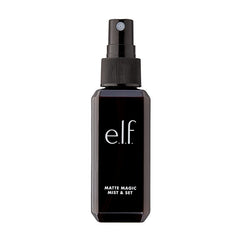 e.l.f. Matte Magic Mist: botella transparente para fijar maquillaje todo el día.