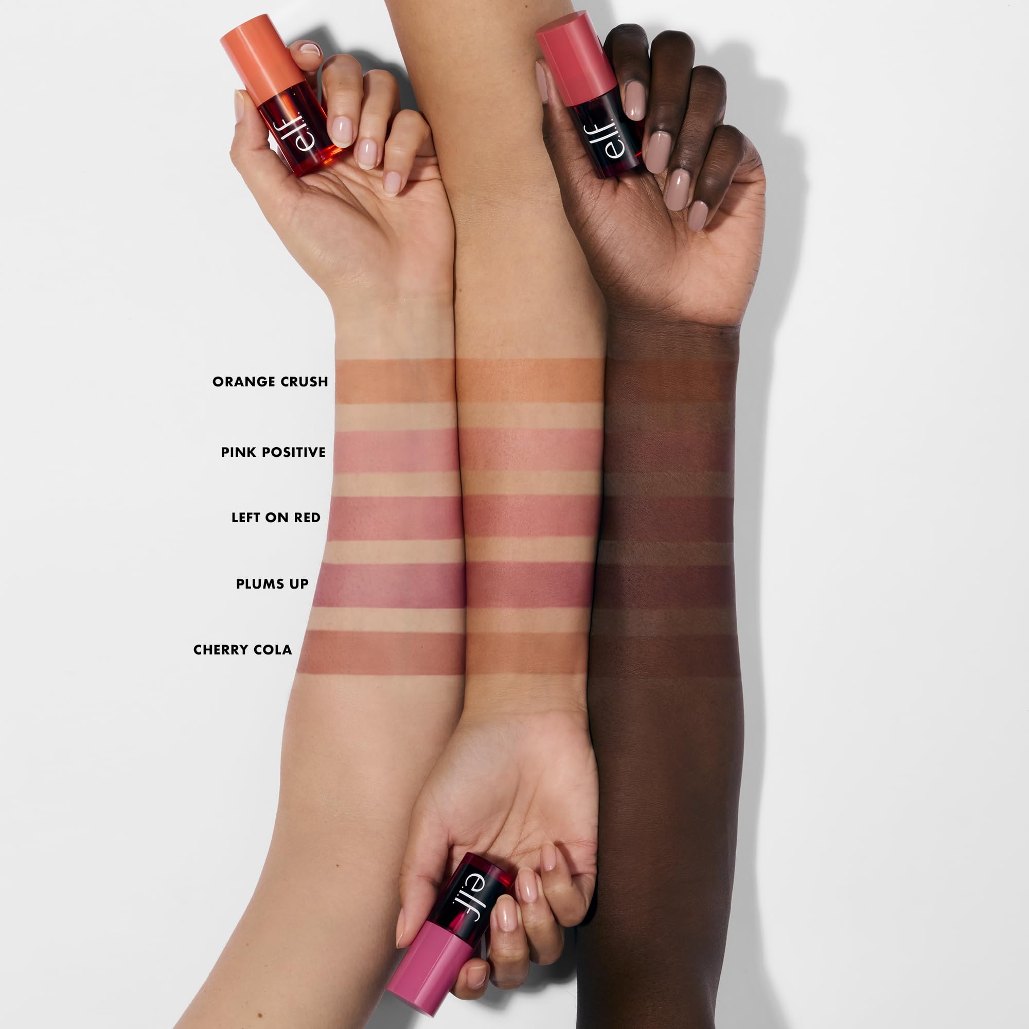 e.l.f. Sheer For It Blush Tint contiene ácido hialurónico para hidratación suave