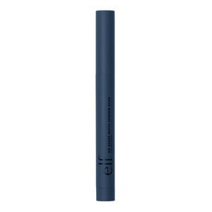 e.l.f. No Budge Matte Sombra: mecanismo twist-up con sacapuntas integrado para aplicación precisa.