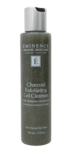 ÉMINENCE gel exfoliante de carbón activado limpia poros y elimina impurezas.