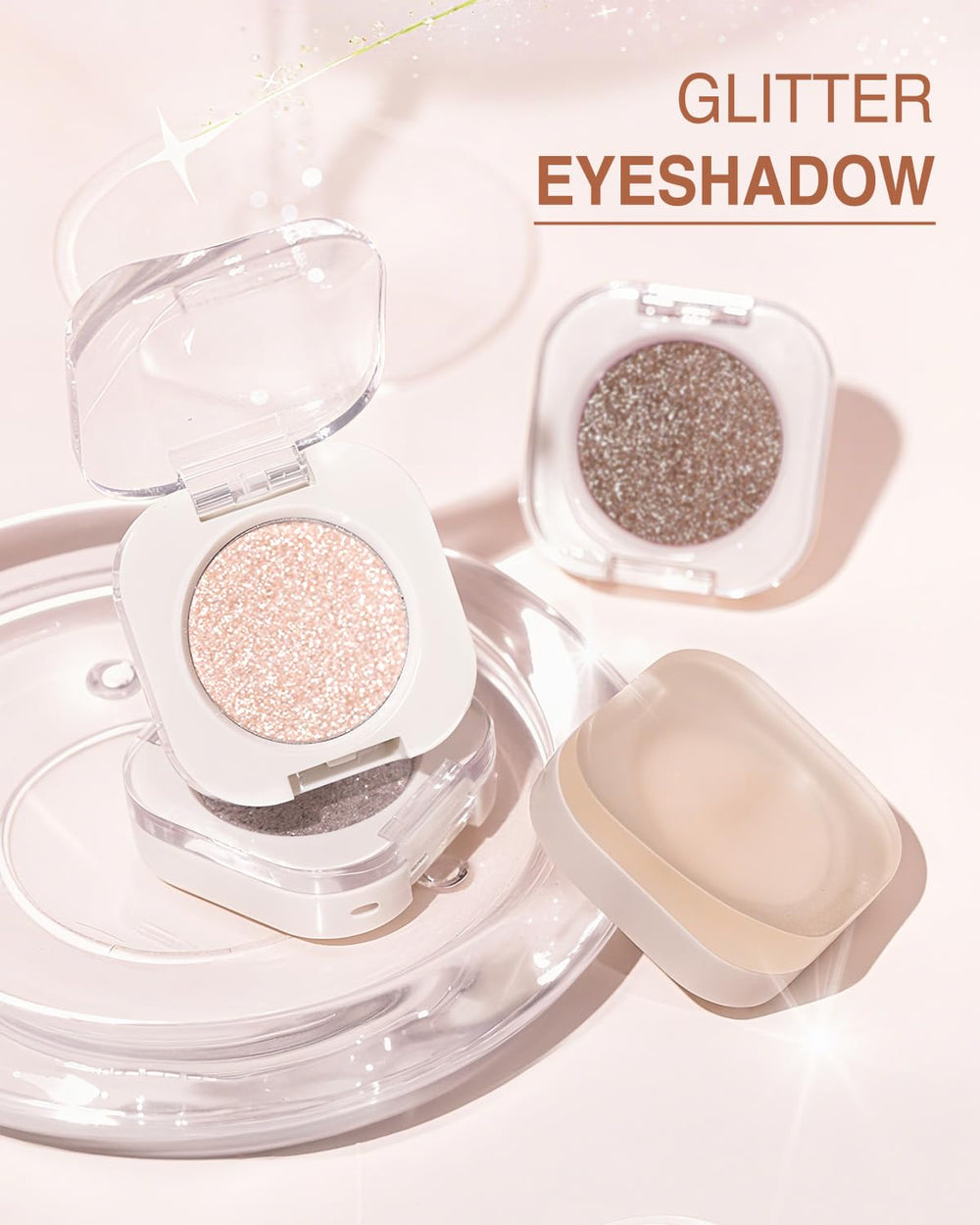 Enfuntins sombra de ojos, acabado champán dorado para destacar con elegancia.