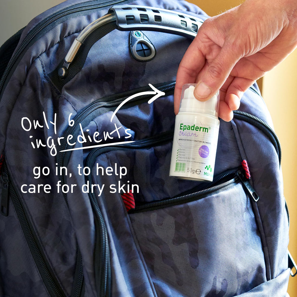 Crema Epaderm 50 g aplicada en zonas ásperas para suavizar la piel.