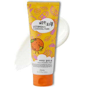Esfolio Vitamina C: botella vertido muestra espuma suave para limpieza diaria.