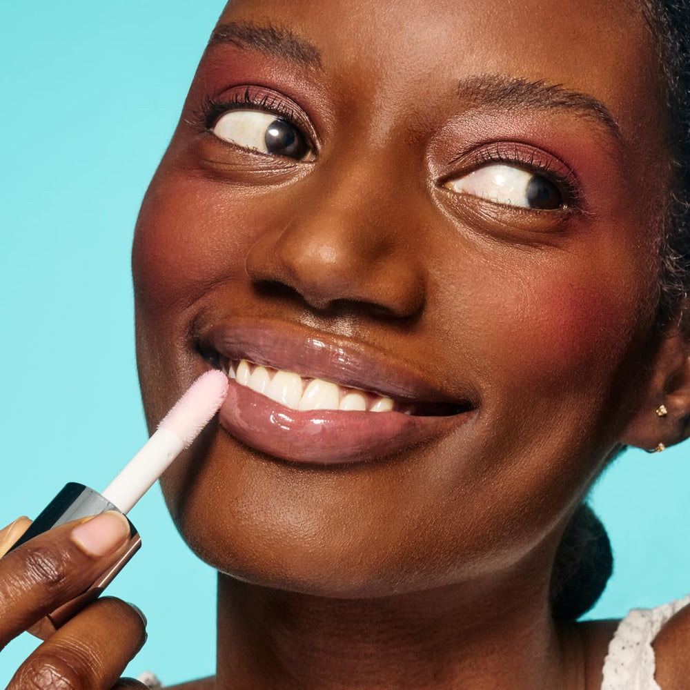 Ingredientes con ácido hialurónico de Essence Hydra Kiss Lip Oil nutren labios.