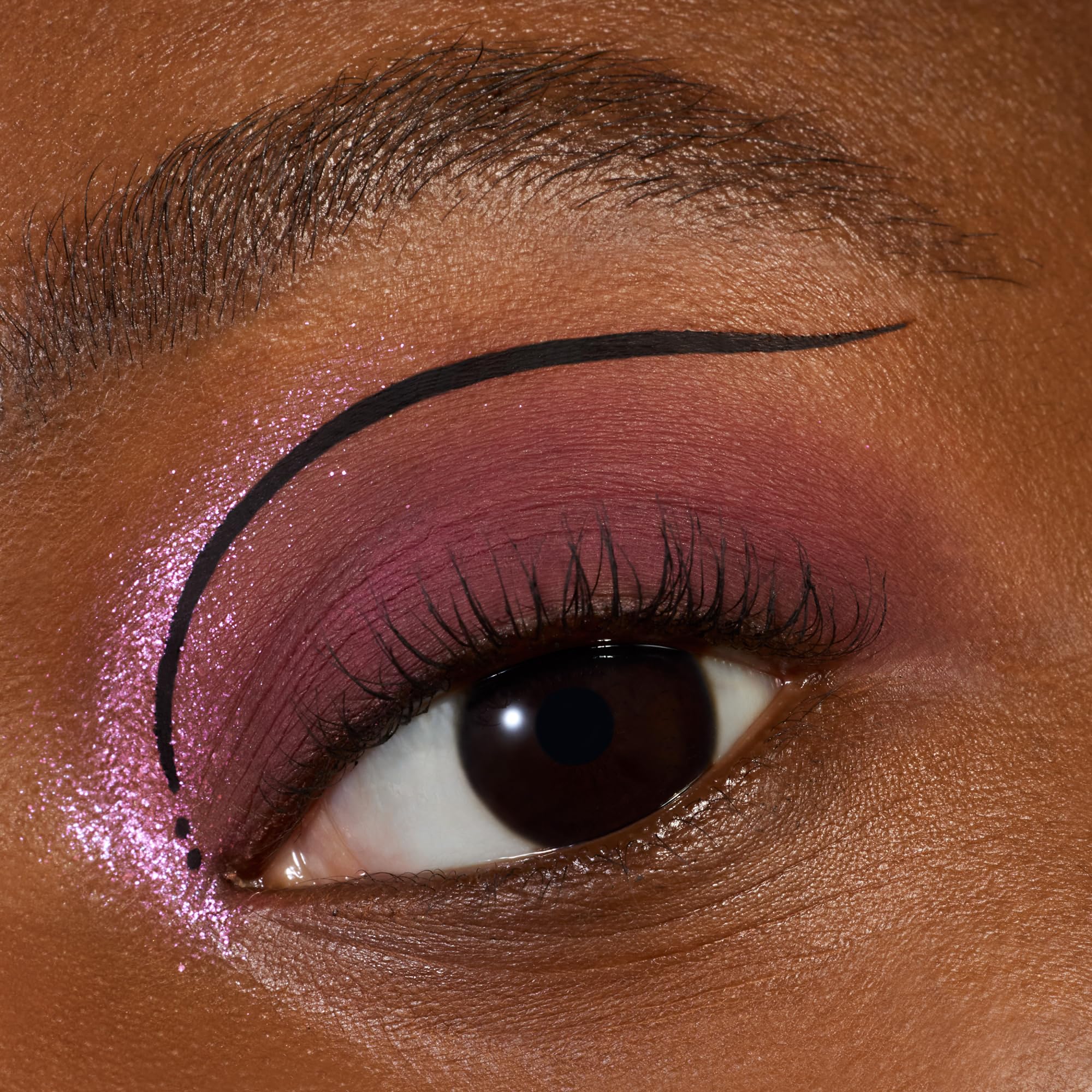 essence Lash Princess delineador líquido larga duración para jornadas largas