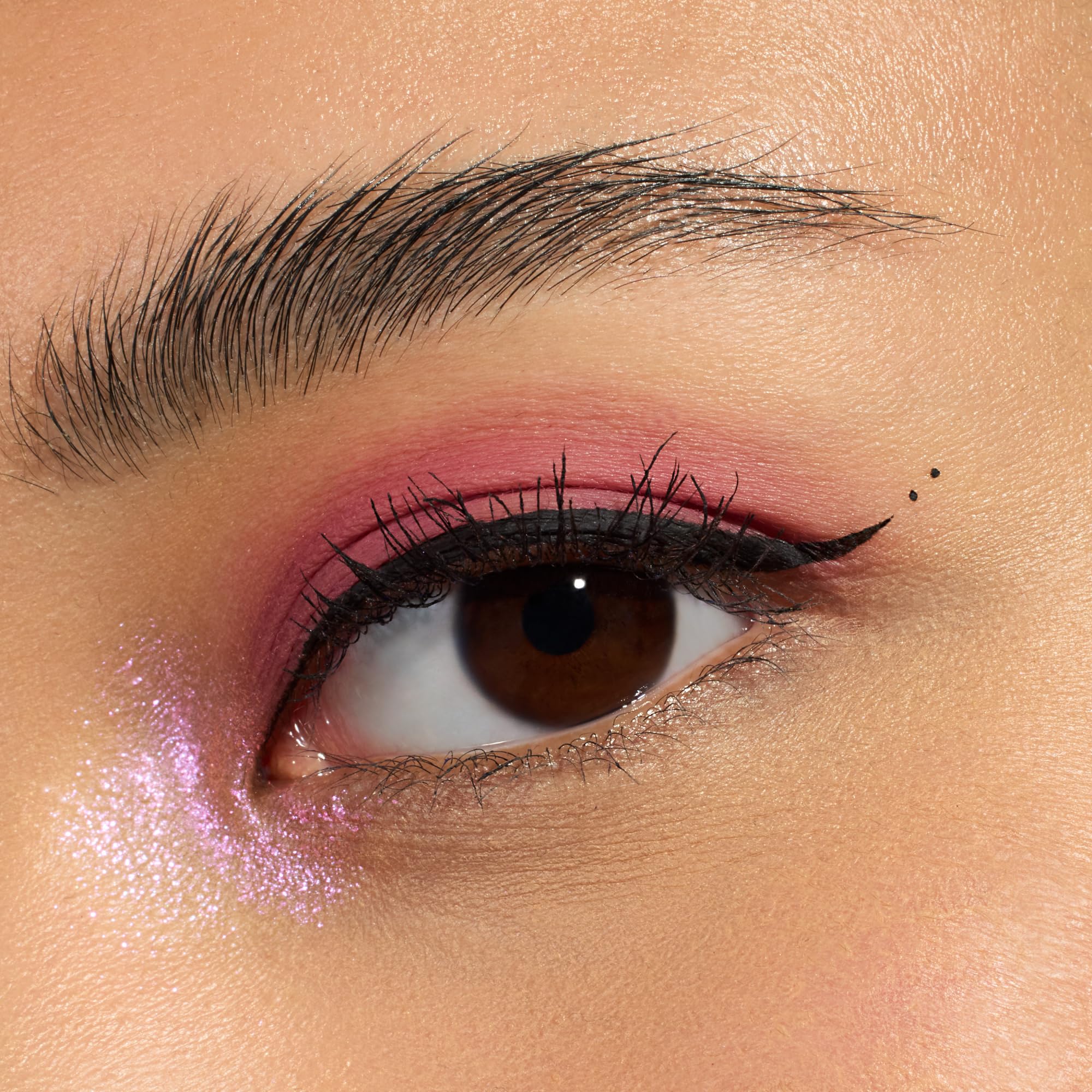 essence Lash Princess delineador líquido uso diario para definición rápida
