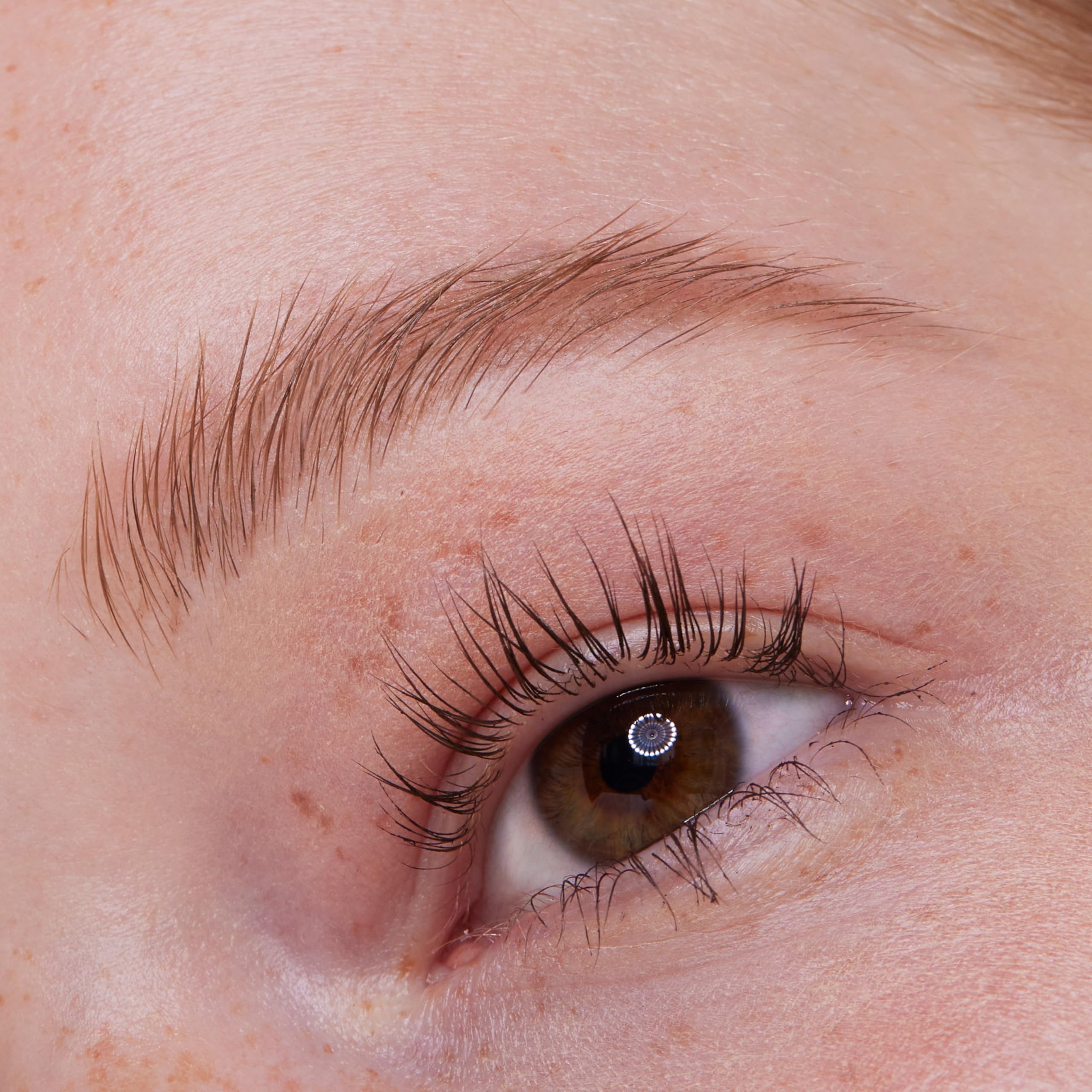essence Mascara de volumen extremo impermeable – resistencia al agua todo el día