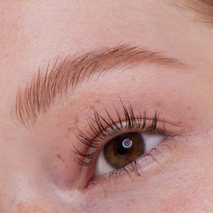 essence Mascara de volumen extremo impermeable – resistencia al agua todo el día