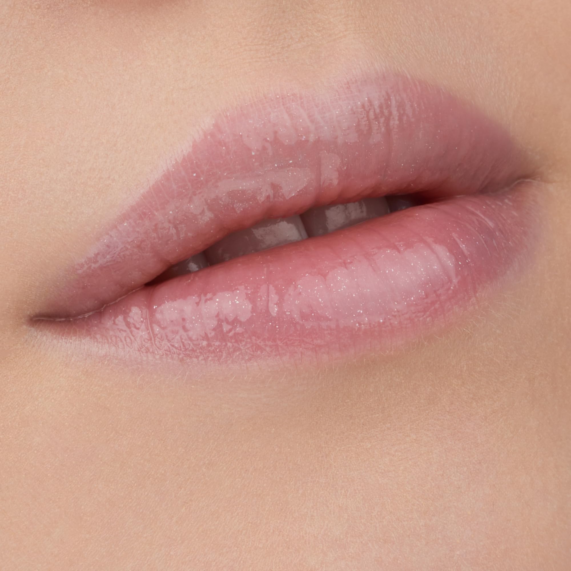 essence What the Fake! - Uso sobre labial existente para realzar volumen