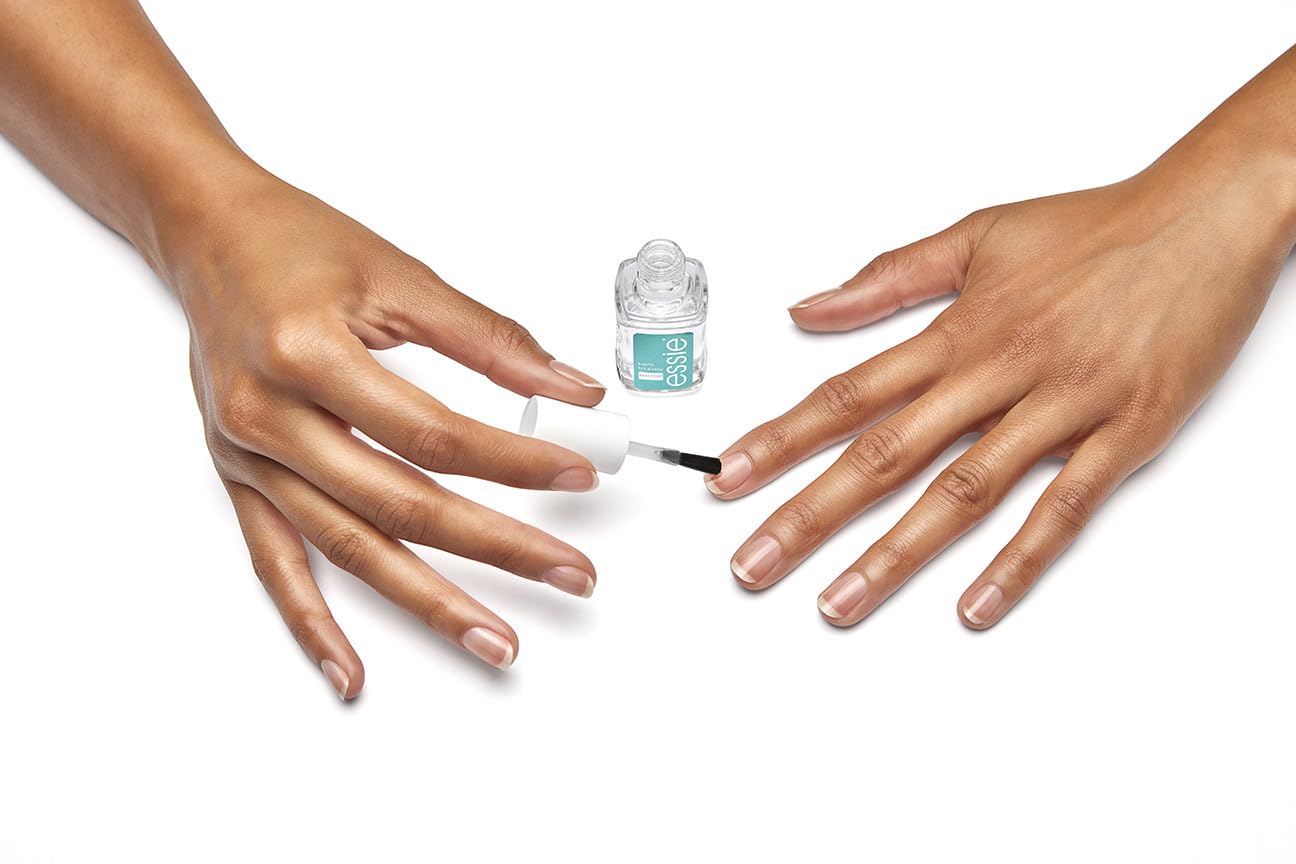 Barrera de essie que evita manchas del esmalte en la uña.