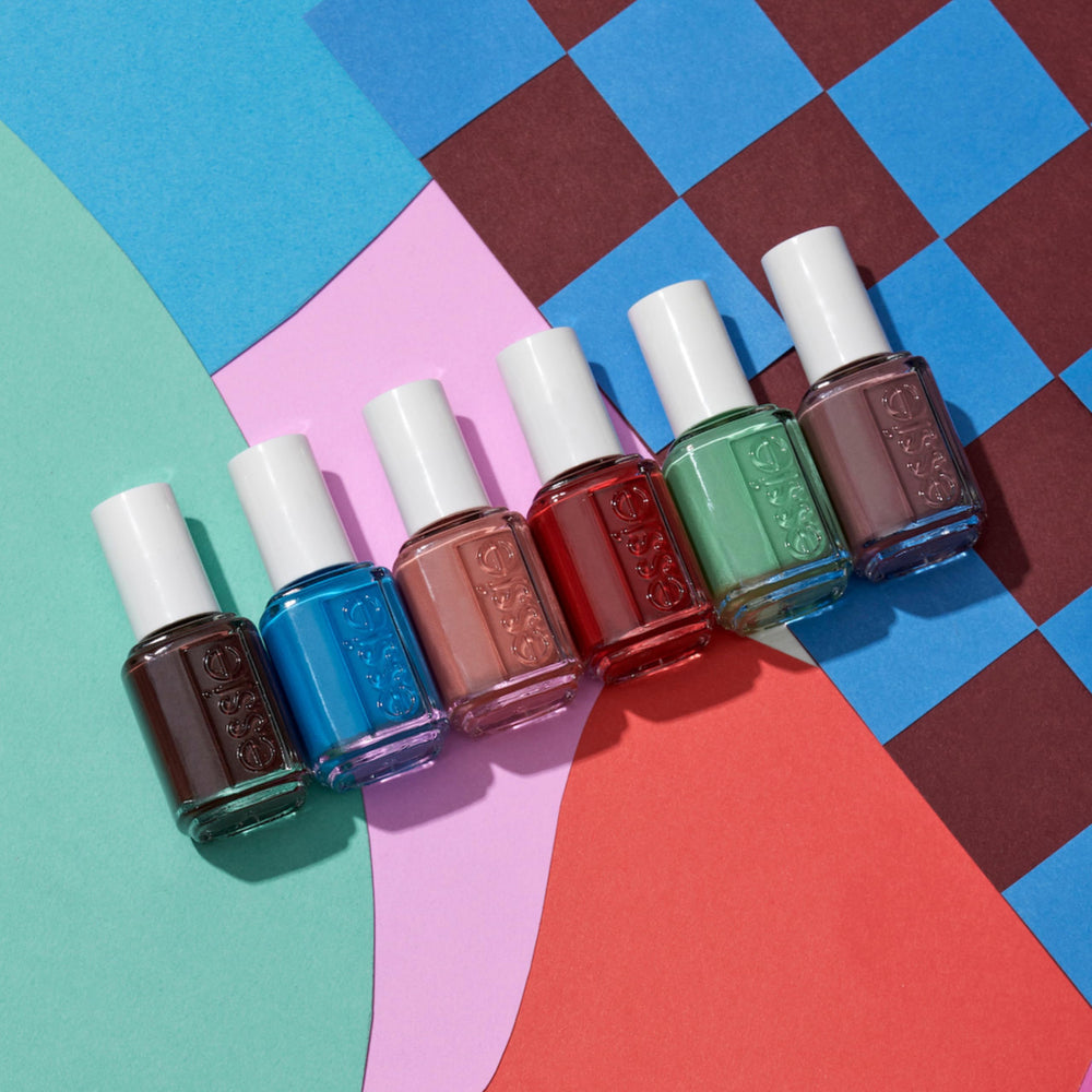 Color icónico essie inspirado en moda y cultura.