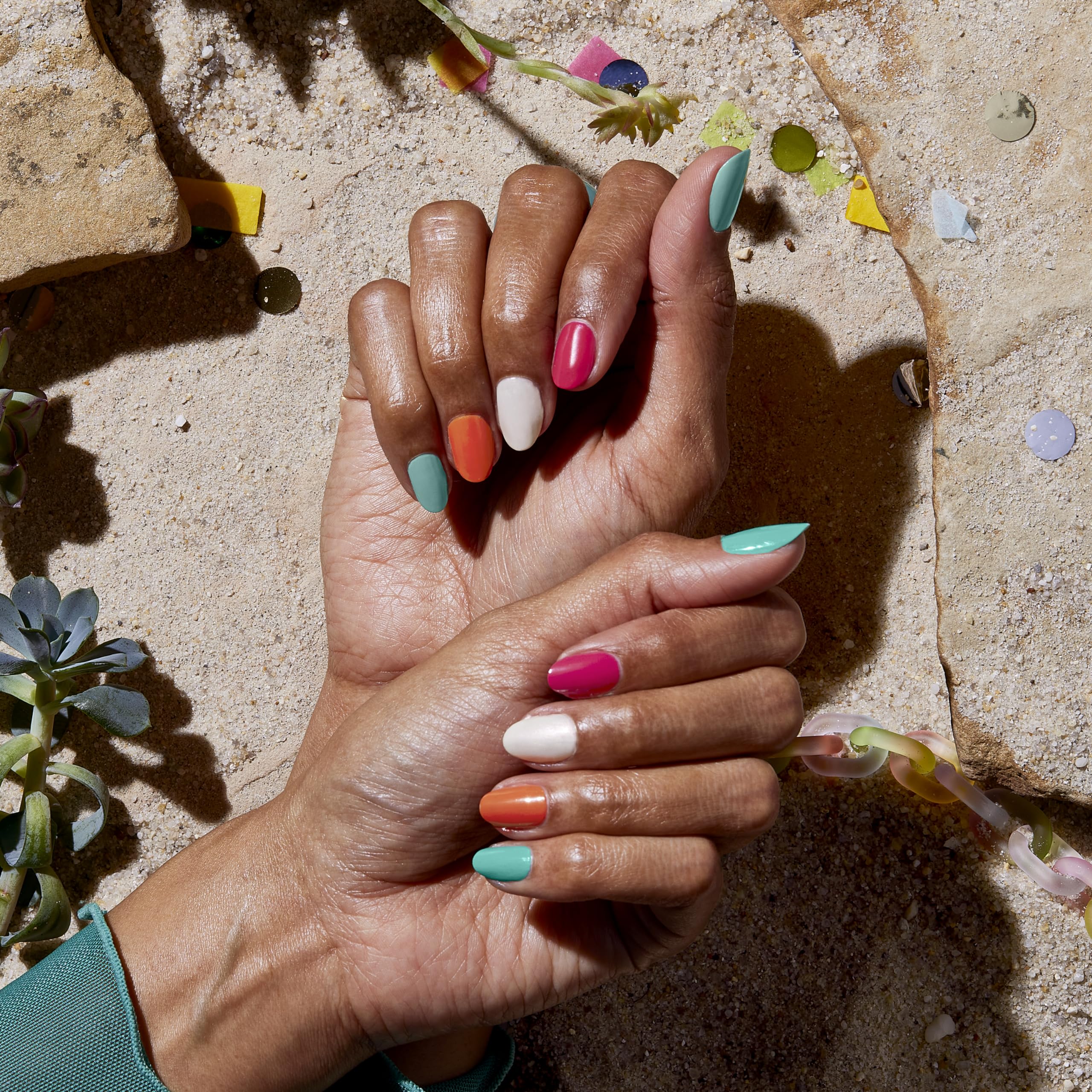 dos capas de color con essie Expressie, secado rápido sin base ni capa superior.