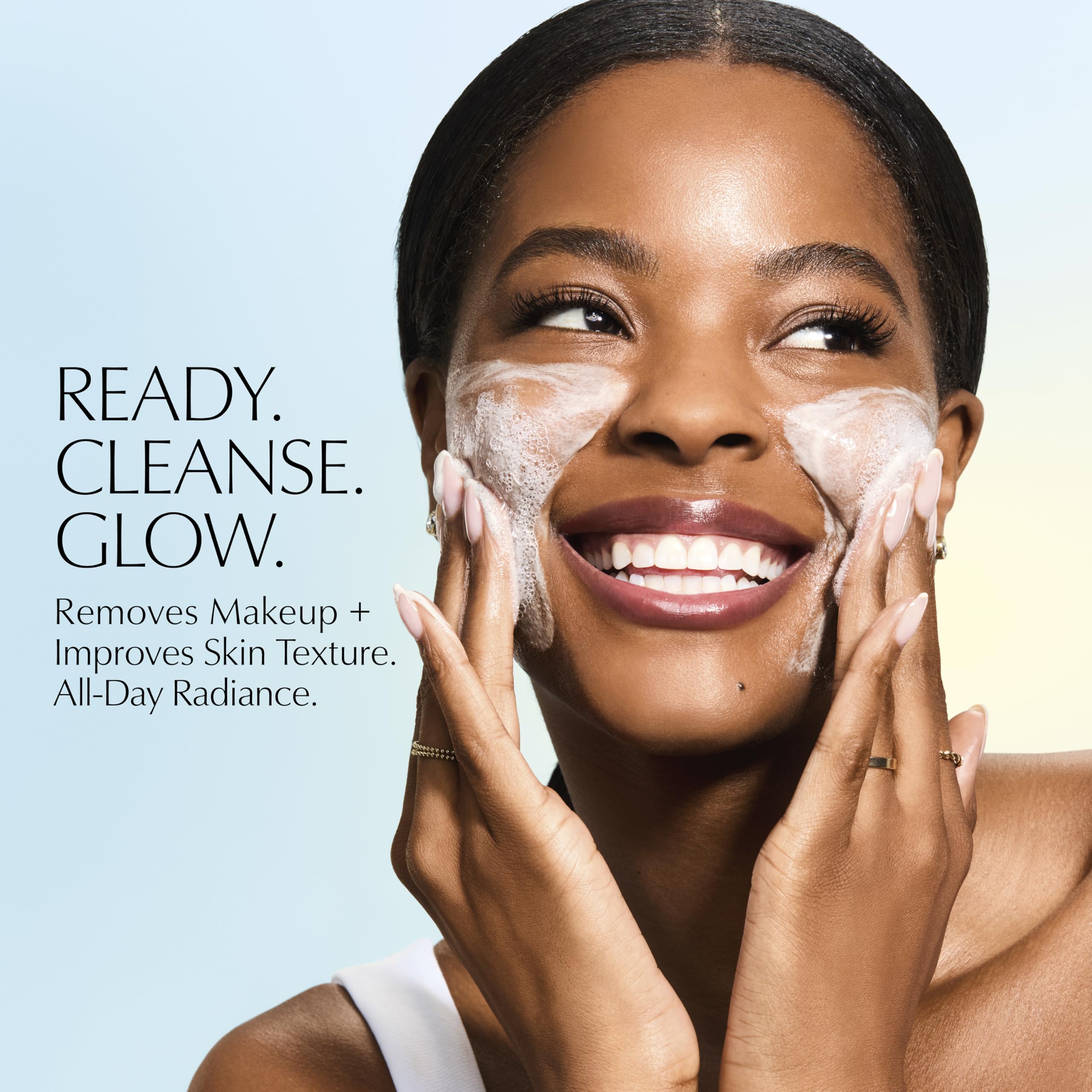 Estée Lauder DayWear Glow Boost Jelly Cleanser, textura gel que se transforma en espuma