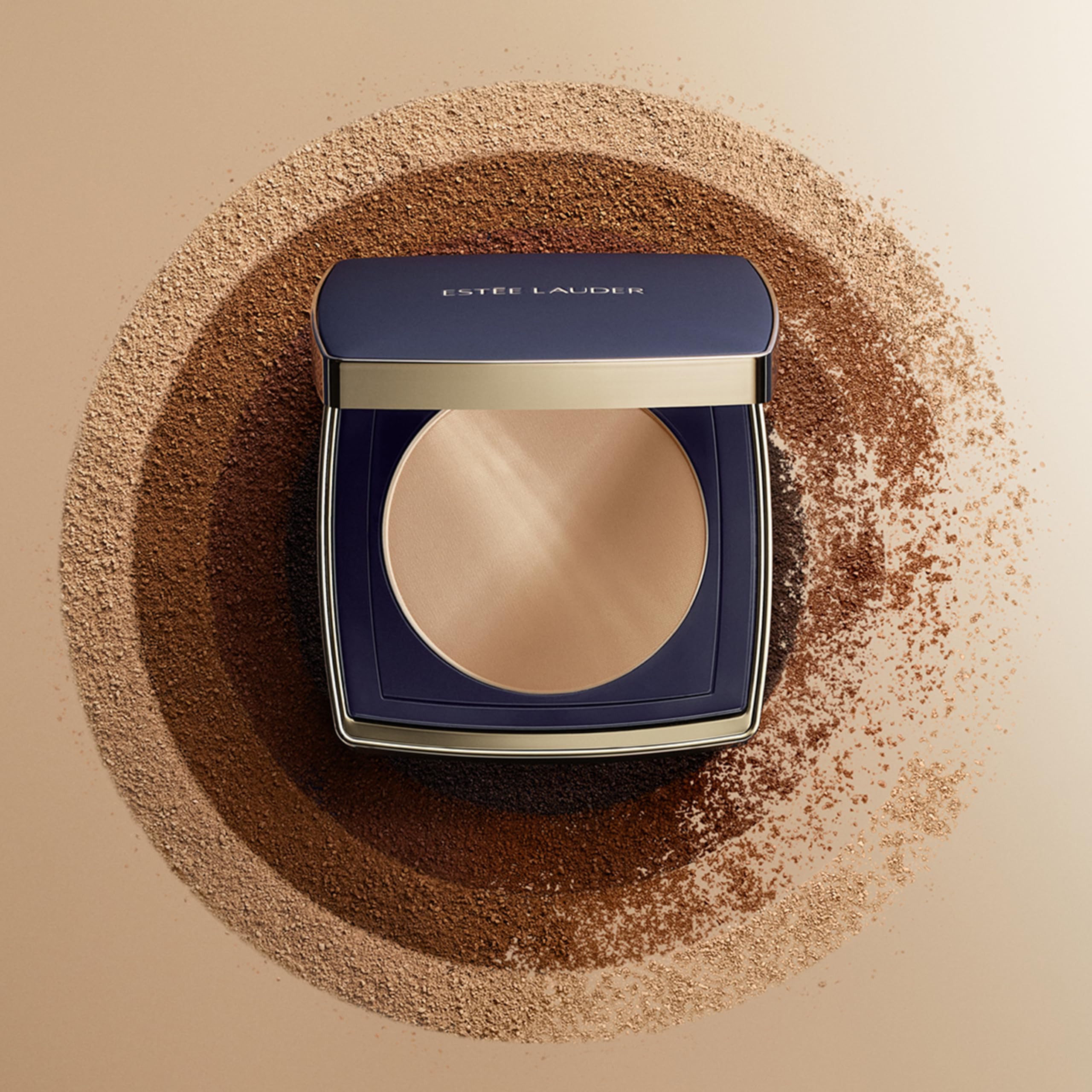Duración de 12 horas para Estée Lauder Double Wear, color estable.