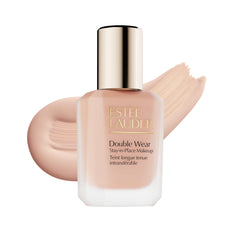 Estée Lauder Double Wear, botella con bomba, facilita dosificar y aplicar con precisión.