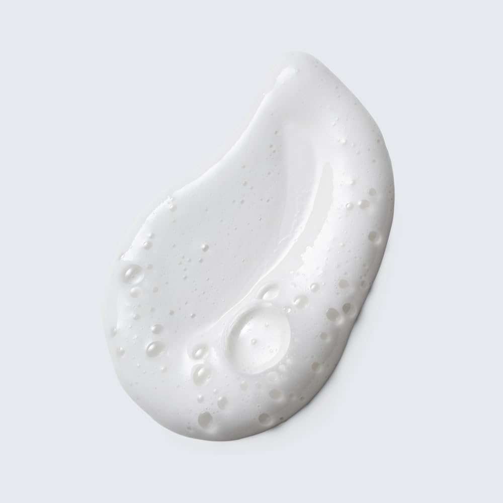 Espuma cremosa de Estee Lauder Soft Clean para limpieza diaria suave