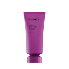 Eva NYC crema suavizante anti-frizz para cabello suave y manejable.