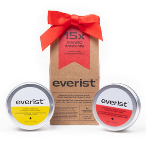 Everist Shampoo Concentrate en botella-vertido para lavado rápido y viaje.