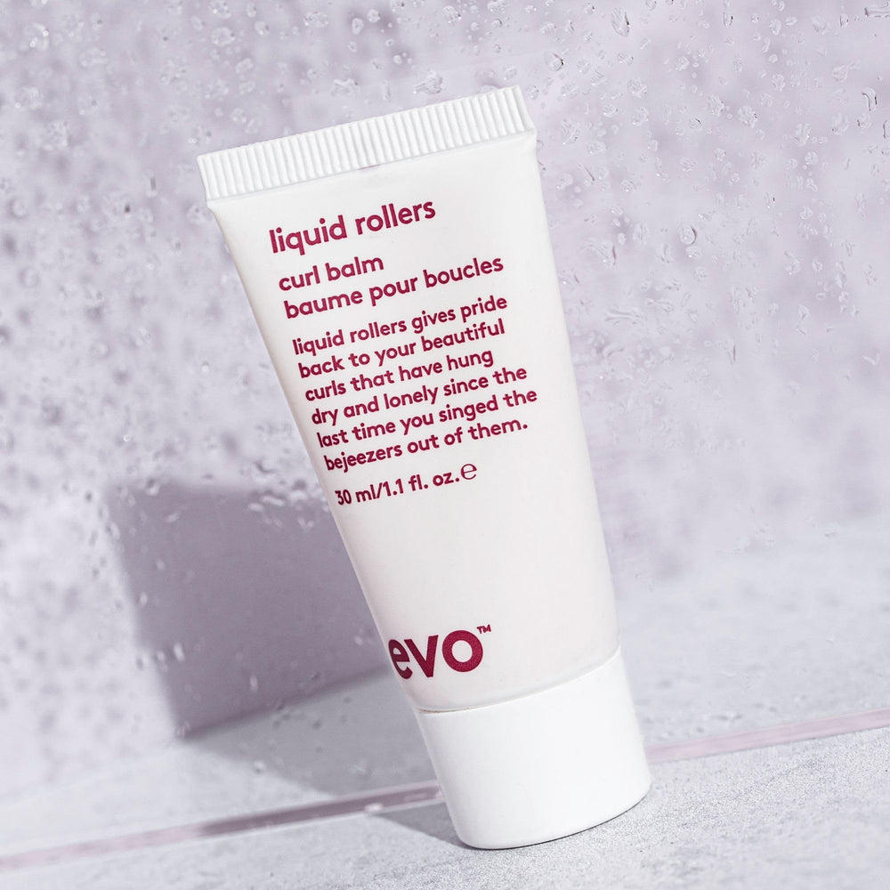 Envase de viaje EVO Liquid Rollers Balm, tamaño compacto para retoques.