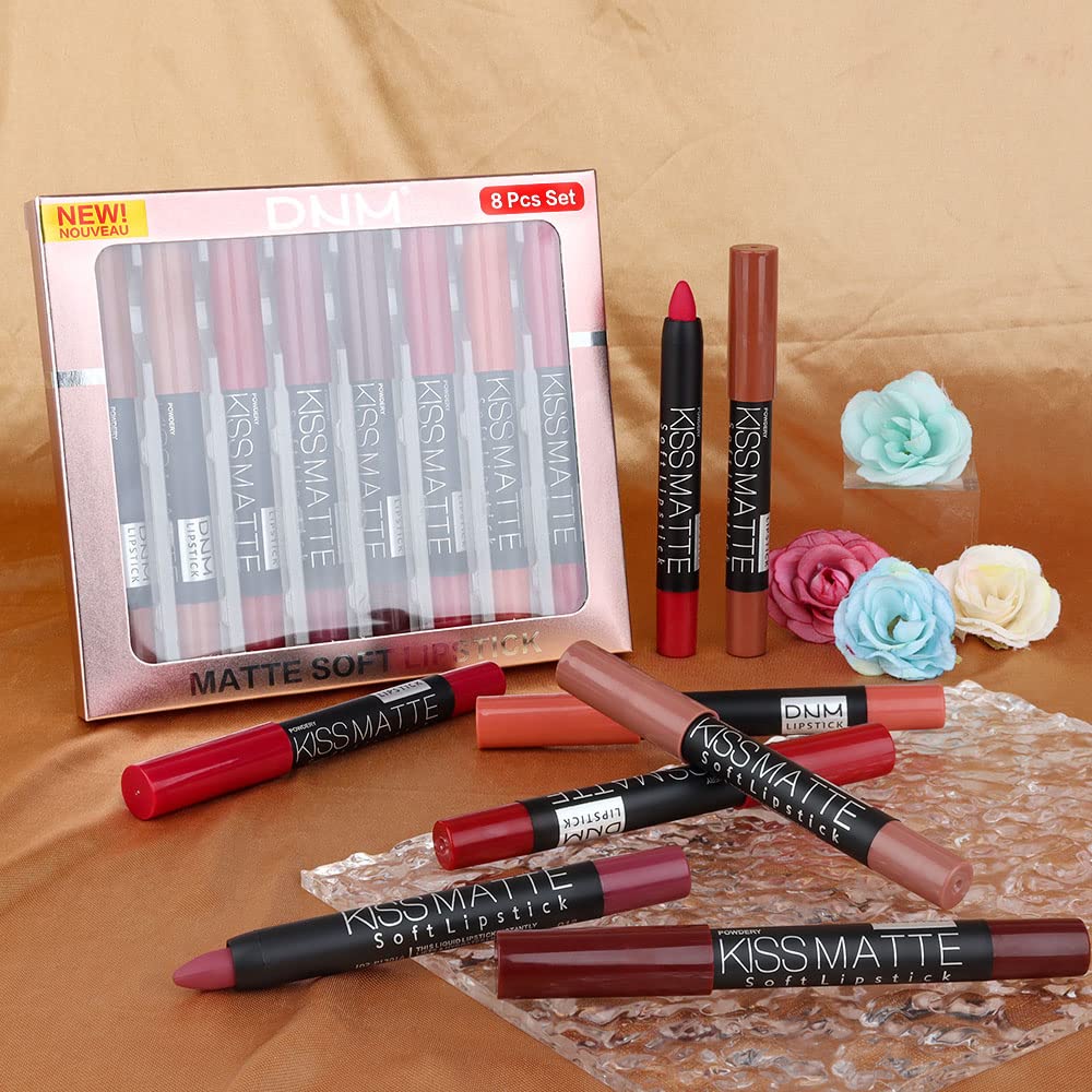 Presentación del conjunto con labiales y delineador incluido.