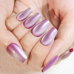 Uñas evpct forma ataúd lavanda con acabado metálico elegante.