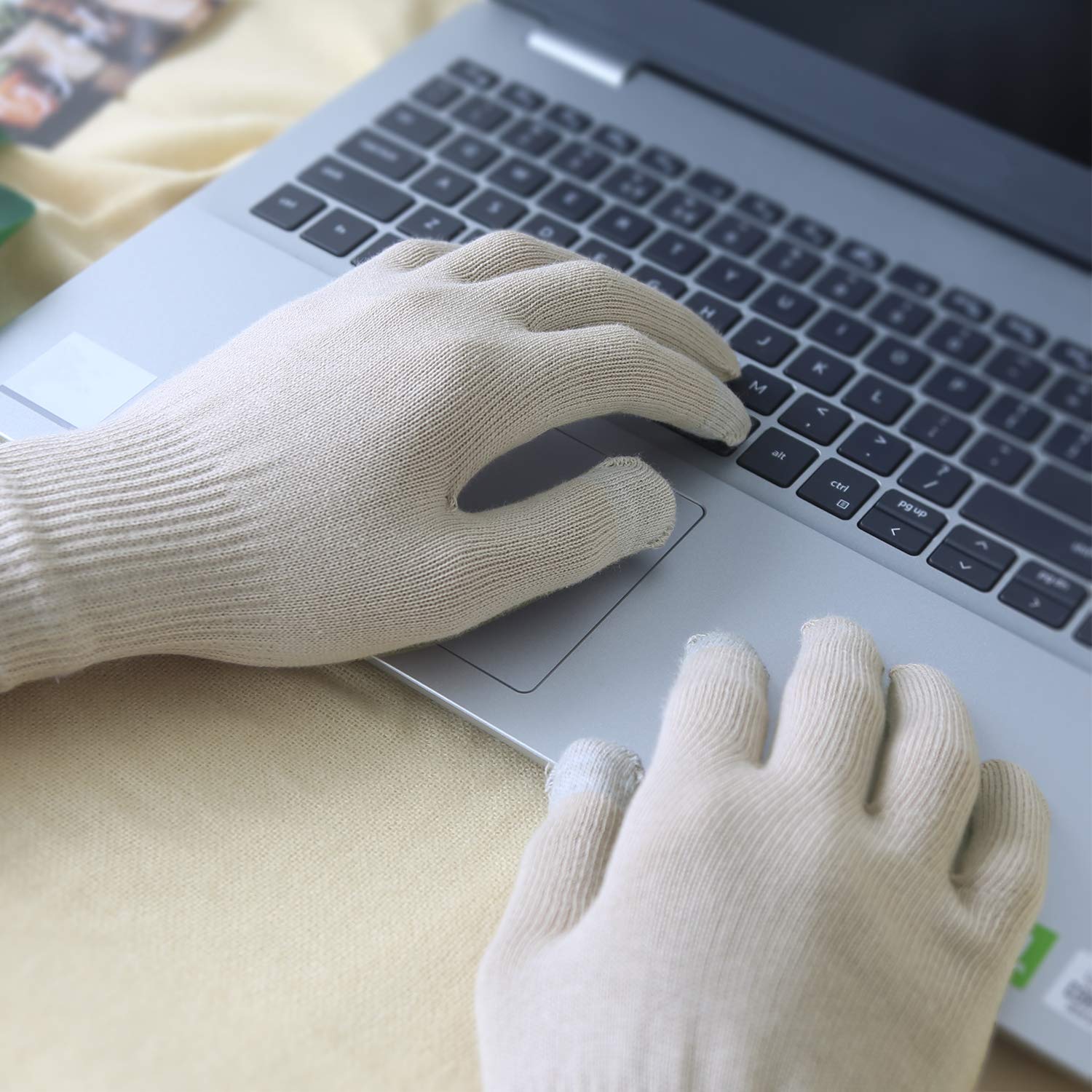 Guantes Evridwear beige de algodón para cuidado diario de manos.