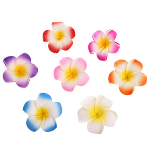 Clip faucye con flores plumeria artificiales para un estilo tropical y duradero