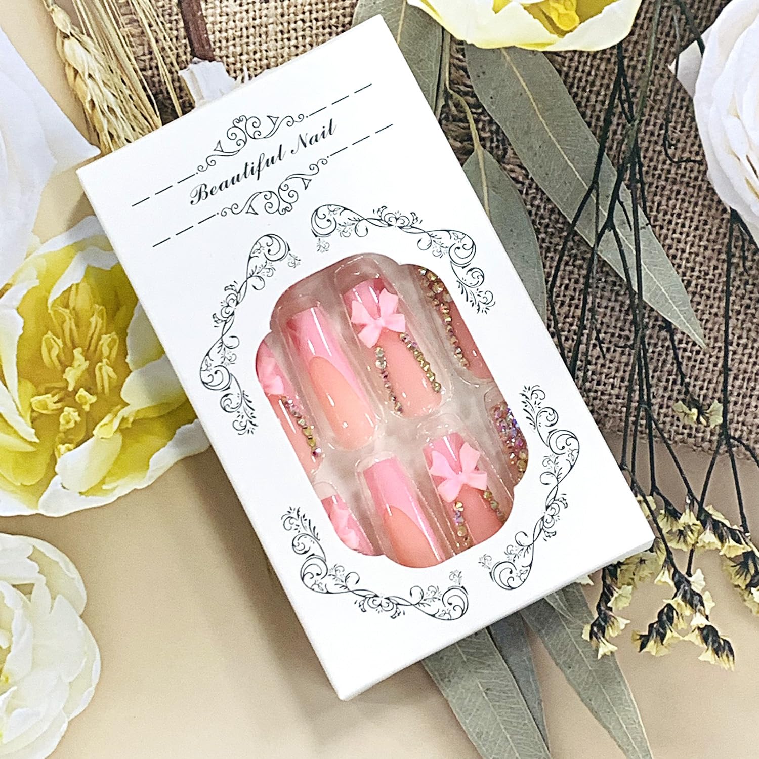 Regalo perfecto con uñas de diseño FIEONCIY para celebraciones y autocuidado.