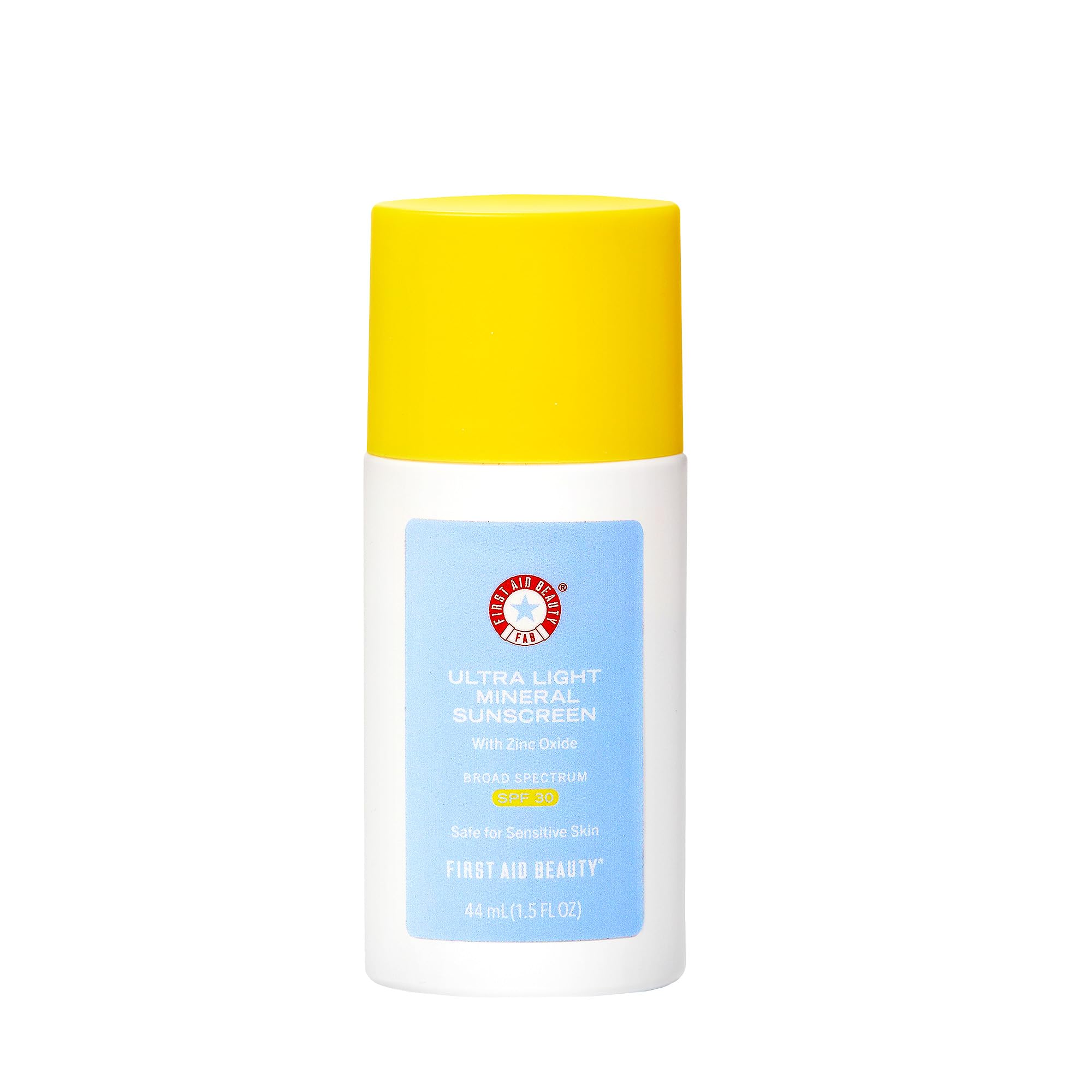 First Aid Beauty protector solar mineral, bote ligero para uso diario.