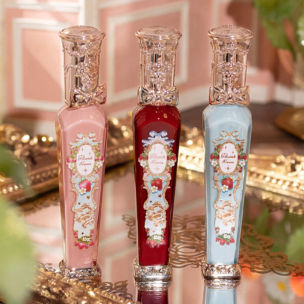 Flower Knows labial hidratante con aceites nutritivos para labios suaves.