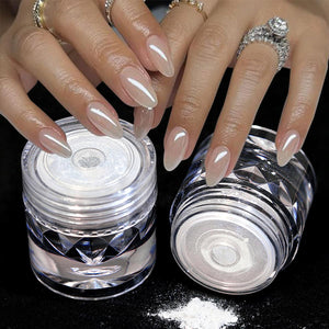 Polvo cromado lunar blanco de Fokostar en frasco de 1 g para uñas.