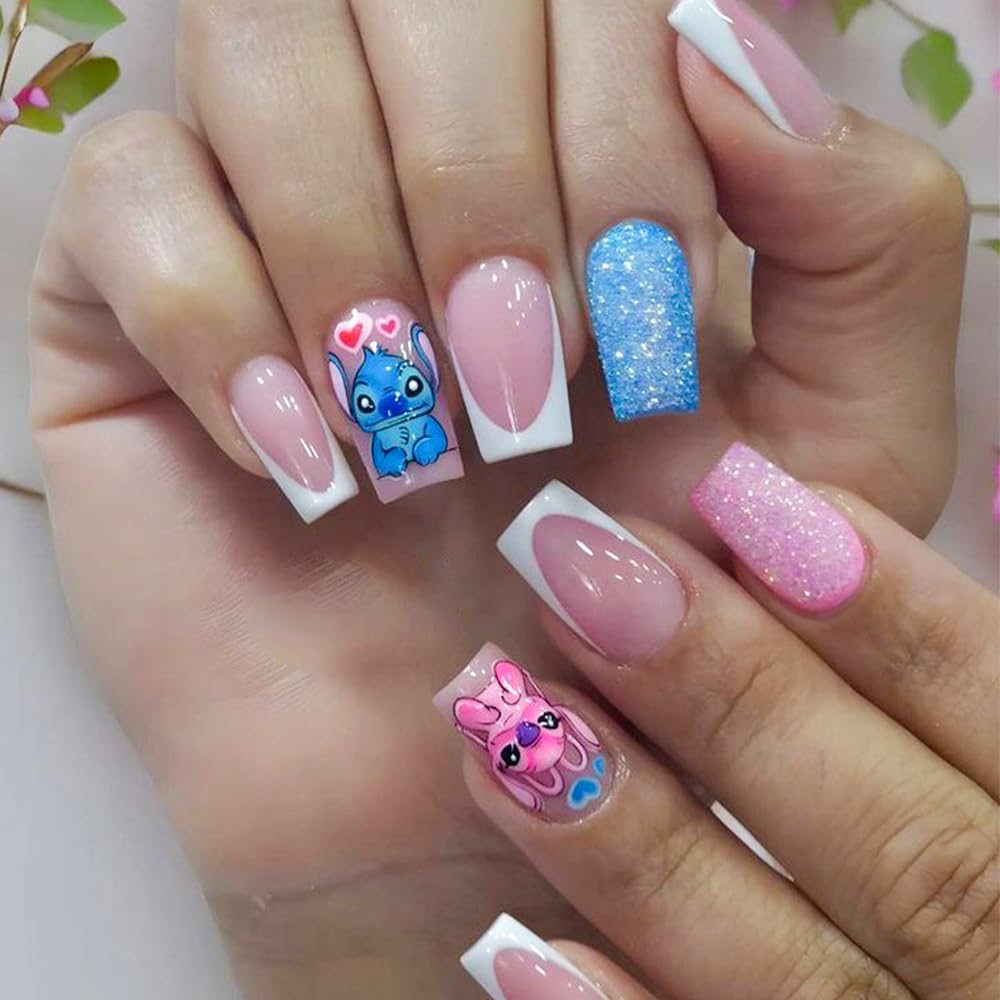 Uñas Foweso francesas blancas, estilo limpio para cualquier ocasión.
