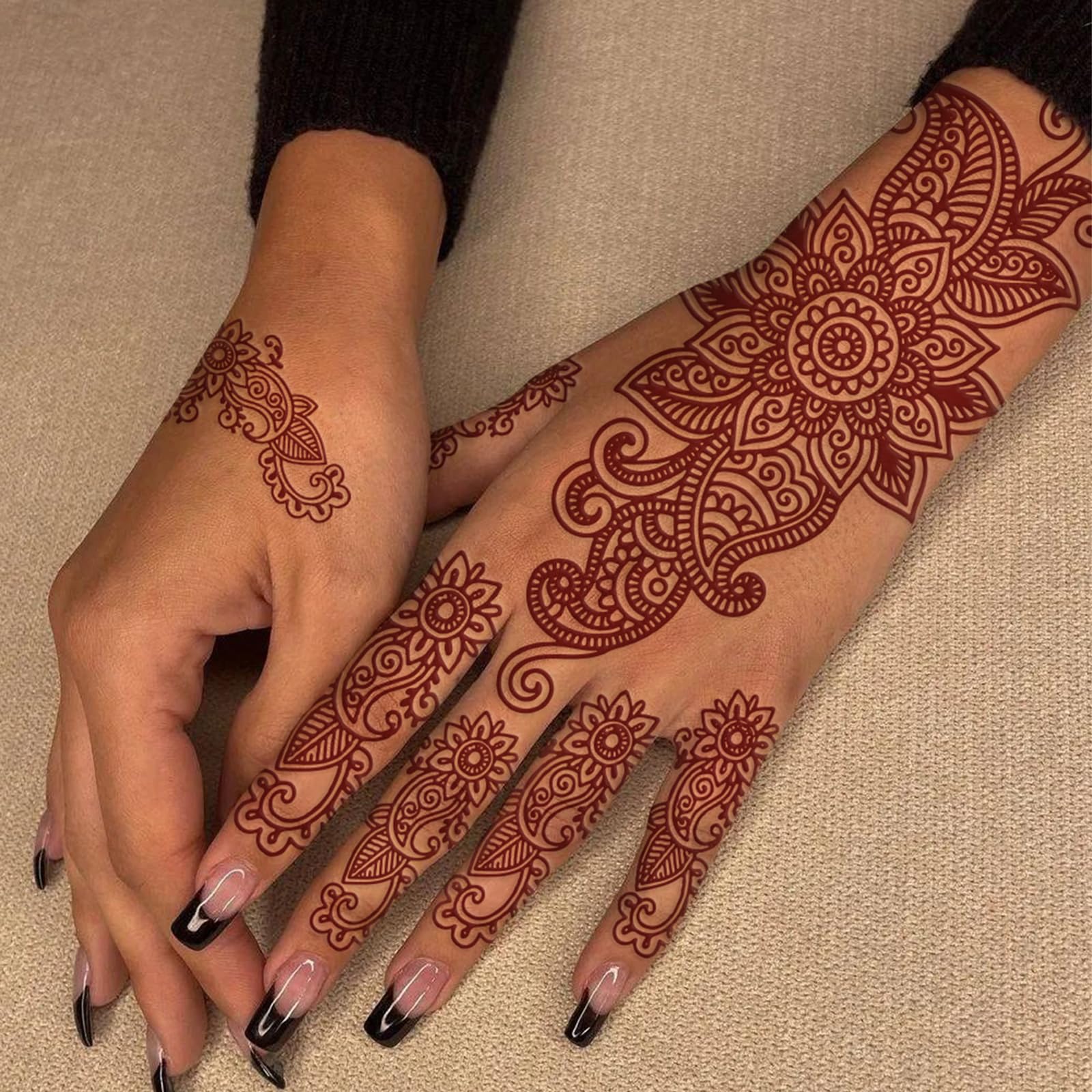 FUNTATTOO: tatuajes temporales con encaje y mandala para eventos.