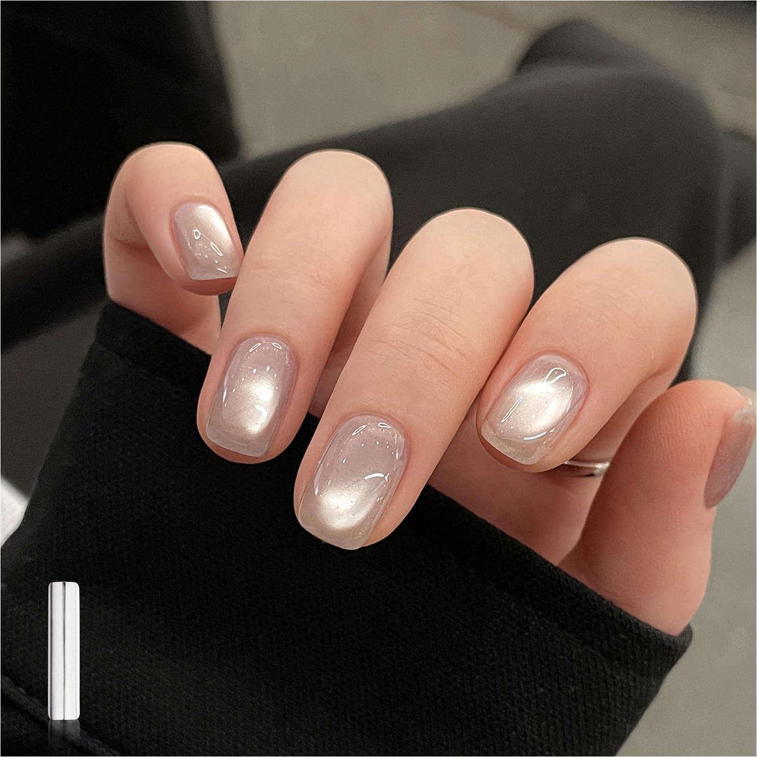 Esmalte GAOY con efecto ojo de gato plateado para un brillo deslumbrante.