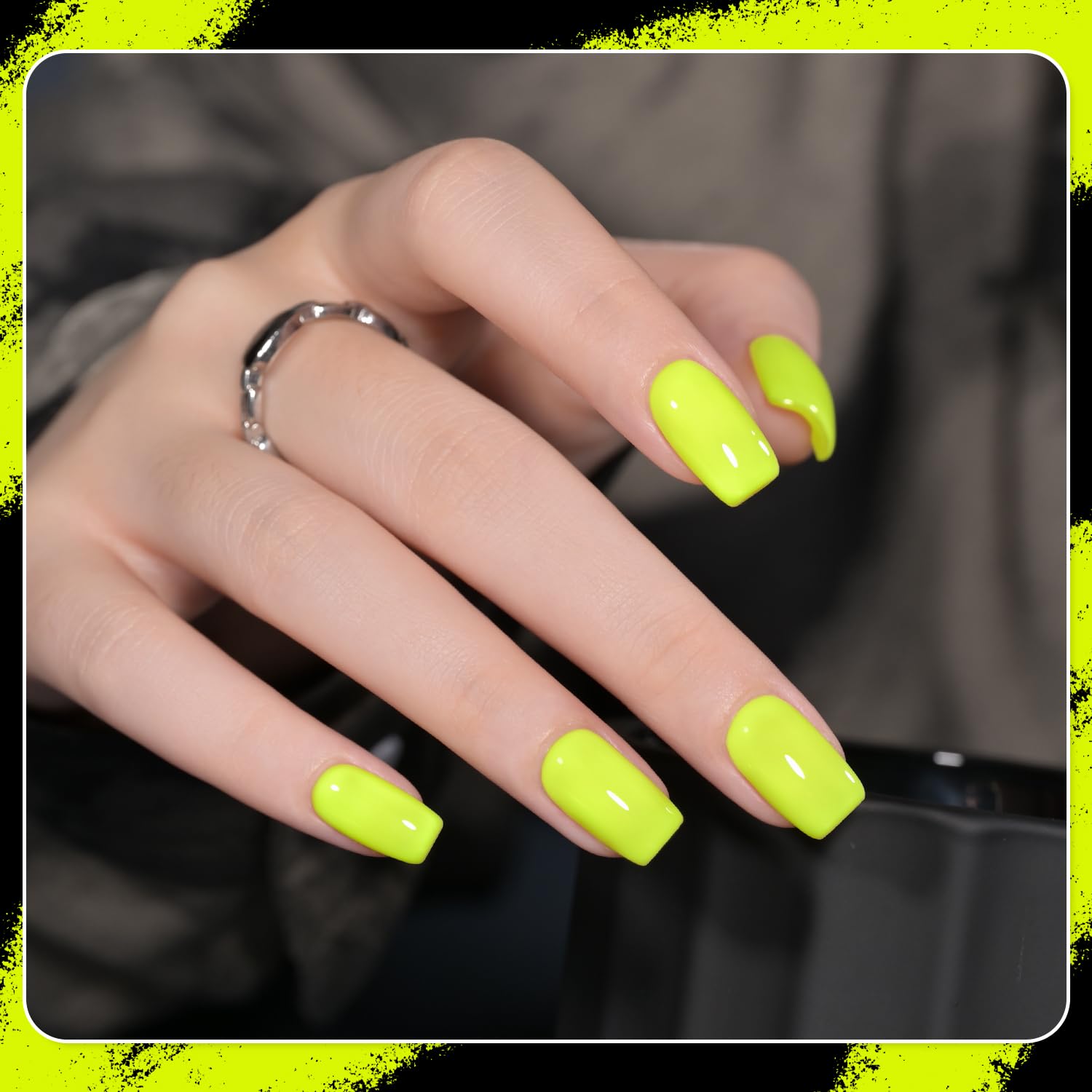 GAOY esmalte gel neón amarillo sobre uña con color intenso.