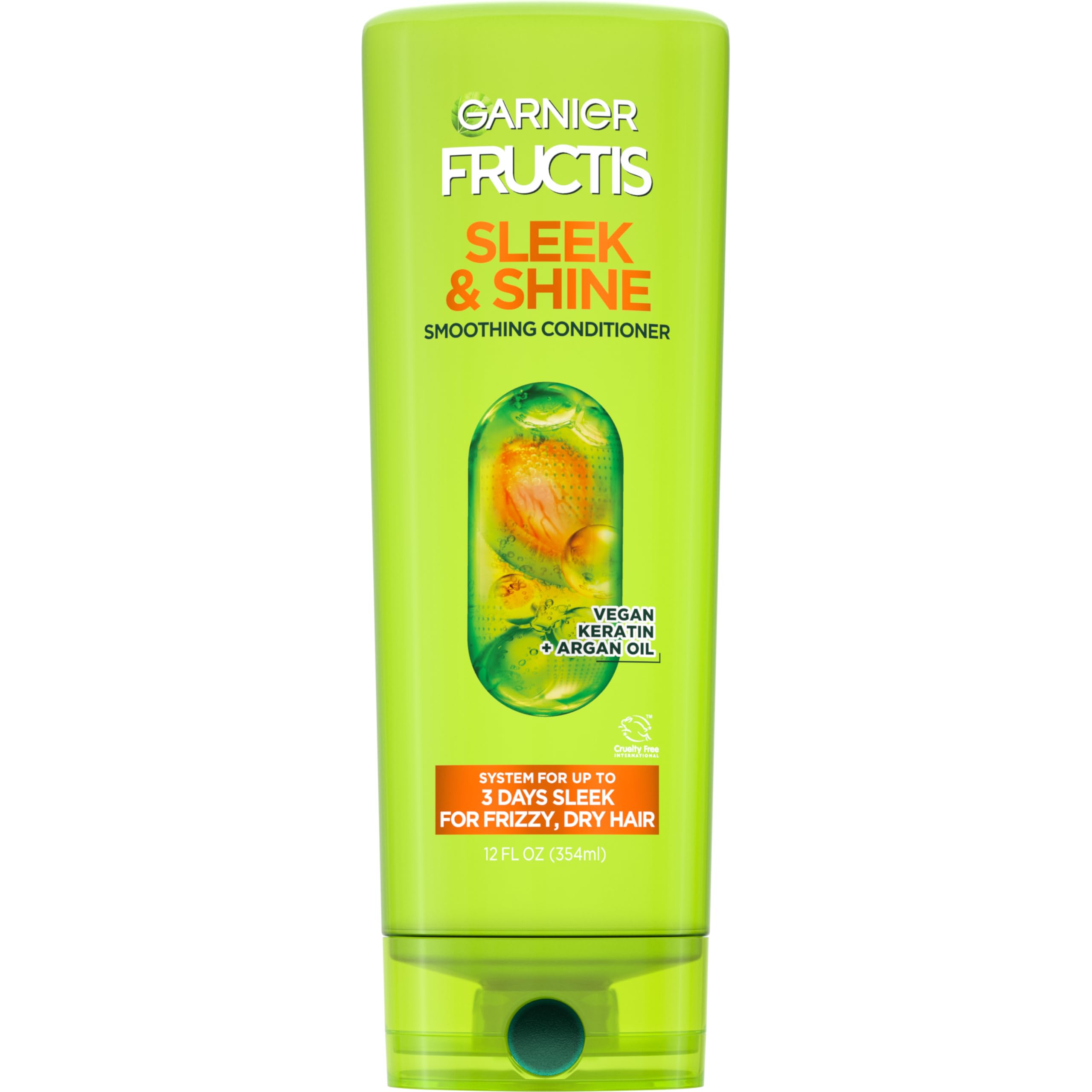 Garnier Fructis Condicionador en botella para cabello liso y brillo duradero.
